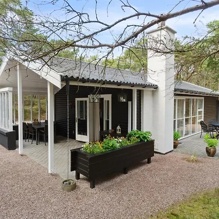 Semesterbostad Elsia - 280m From The Sea By Interhome